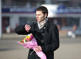 СК Беларуси предупредил, где ни в коем случае нельзя покупать цветы на 14 февраля