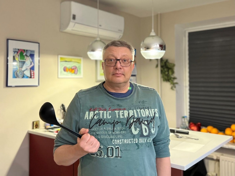 Мужчины готовят Зенькович и Петров 1_Вячеслав Зенькович.jpg