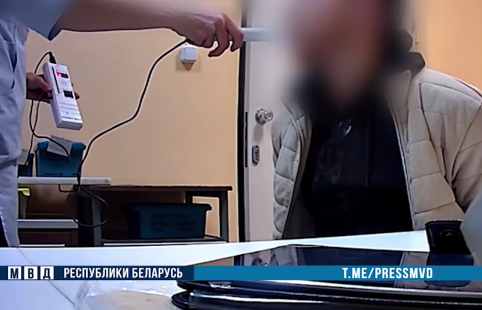 Ночью в Мозыре ГАИ со стрельбой останавливали Ford.png