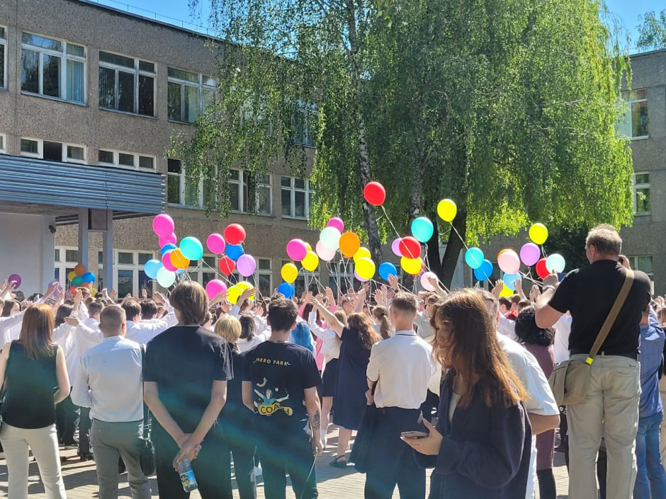 В школах Беларуси прошли последние звонки (3).jpg