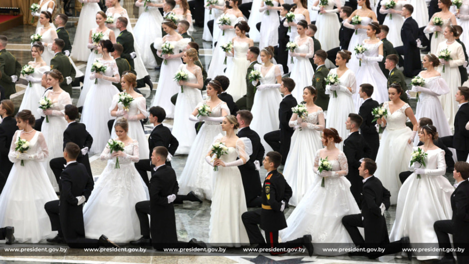 Новогодний бал 1.jpg Новогодний бал 1.jpg