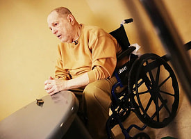 “Джоли уничтожила меня”. Харви Вайнштейн дал интервью из тюрьмы и пожаловался на Пэлтроу