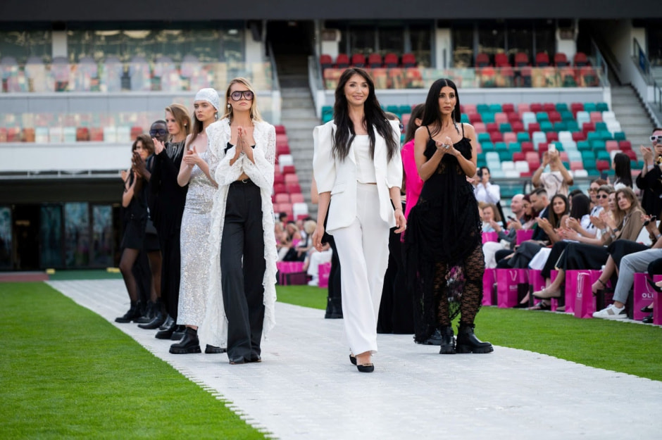 2-Ядвига Чайковская на Fashion Fabrique во время показа коллекции своего бренда ADA Clothes.jpg