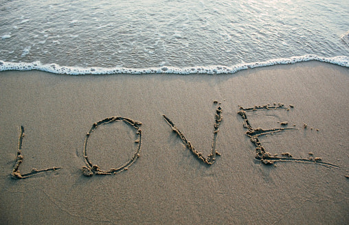 Сколько раз в жизни мы влюбляемся по-настоящему? Ученые назвали среднее число