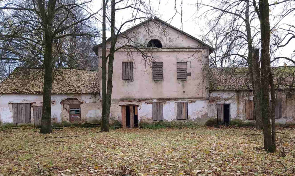усадьба в Толочинском районе.jpg