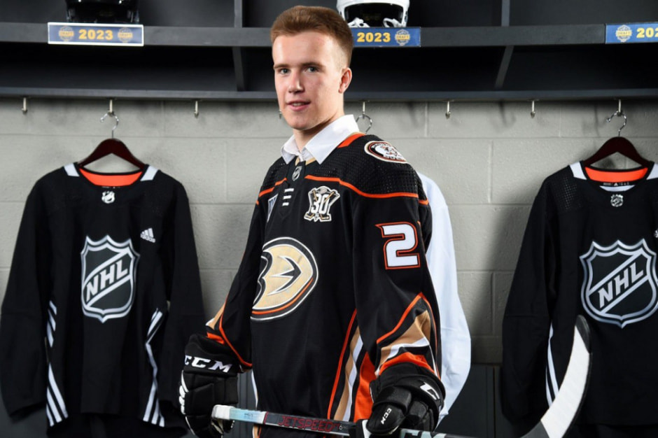 Хоккеист Егор Сидоров.jpg