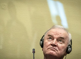 В Гааге умер Ратко Младич, осужденный за геноцид в Сребренице