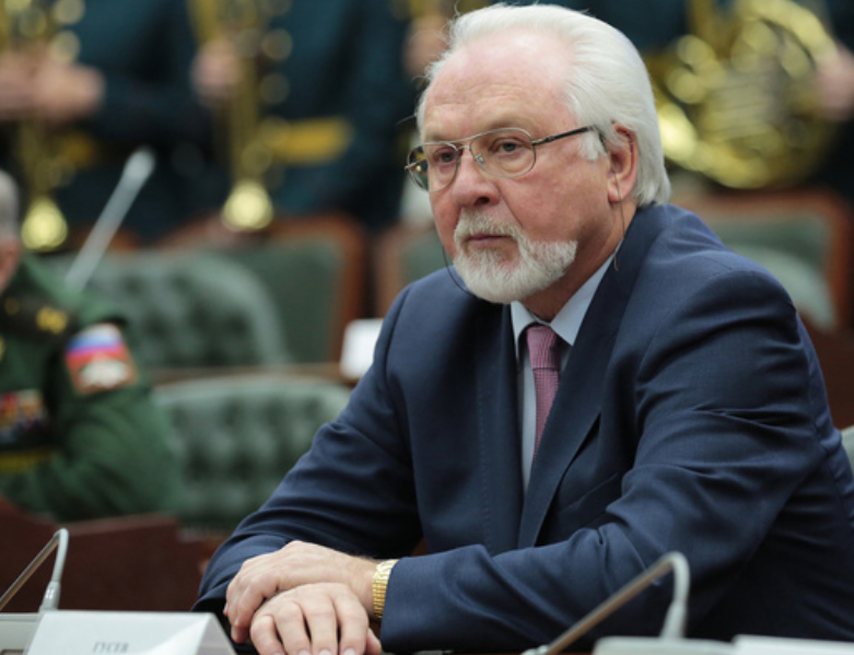 павел гусев.png