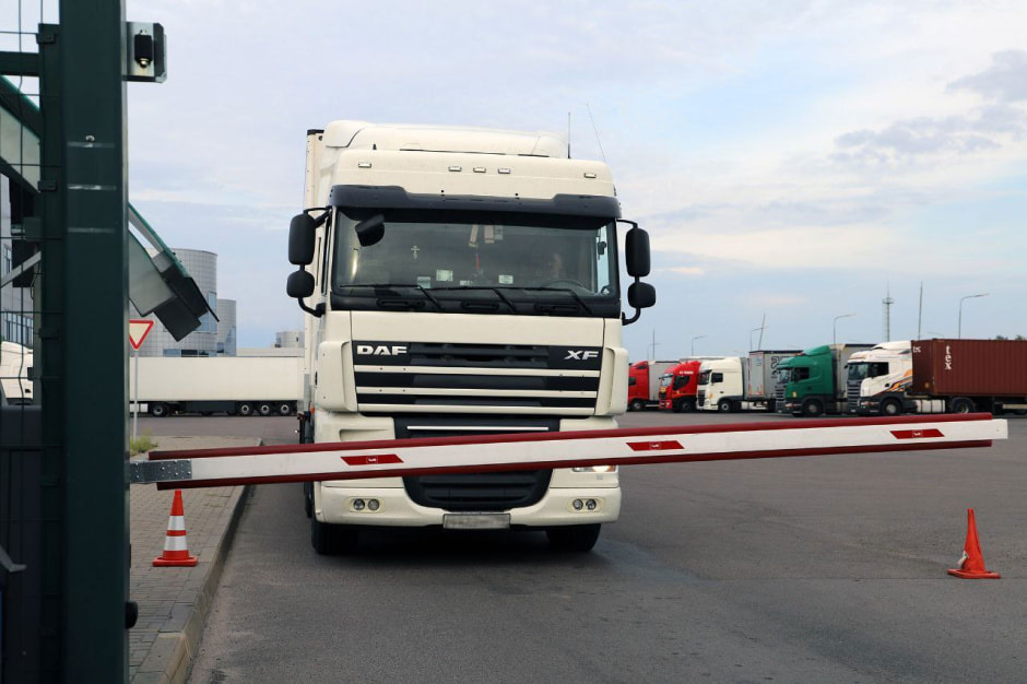 custom2.jpg custom2.jpg