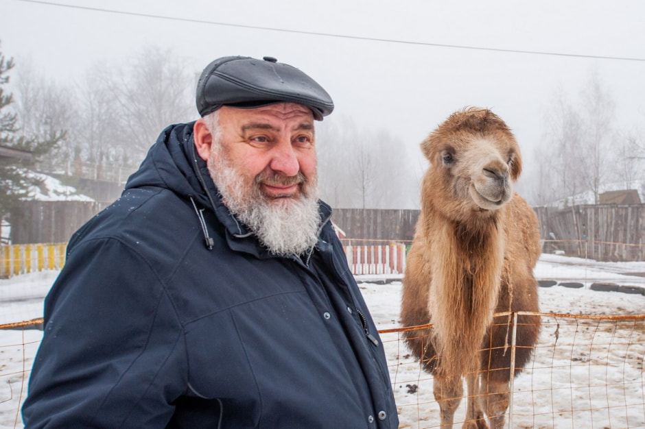 Юрий Карпилович и его зоопарк в Подгае 1.jpg