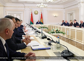Пособия могут изменить. Лукашенко предложил сделать материнство и отцовство “модным трендом”