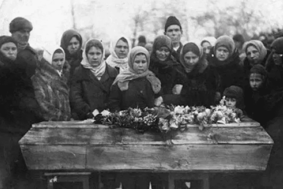 1-Странные советские традиции-Фото с похорон.png 1-Странные советские традиции-Фото с похорон.png