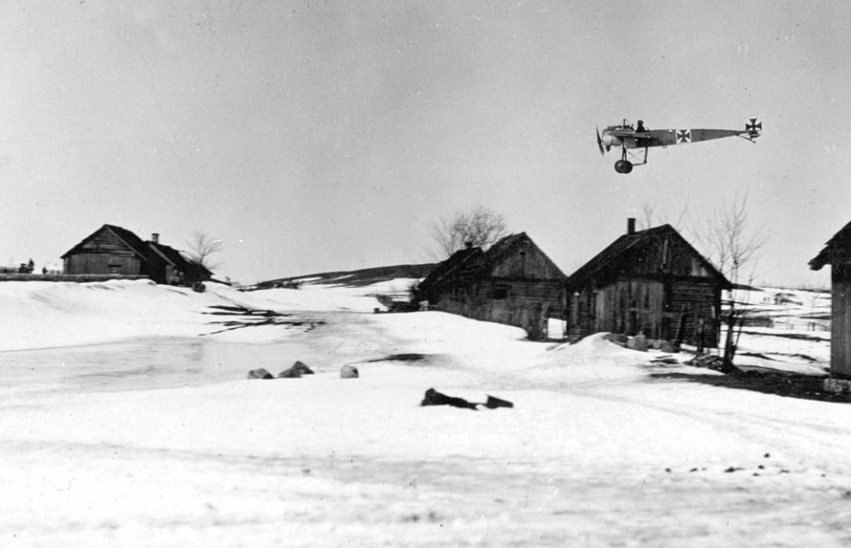 Низкий полет немецкого Fokker E.II 35-15 на восточном фронте 