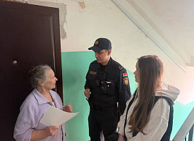 “Не соглашайтесь”. Милиция и медики стали приходить домой к этим белорусам – зачем?