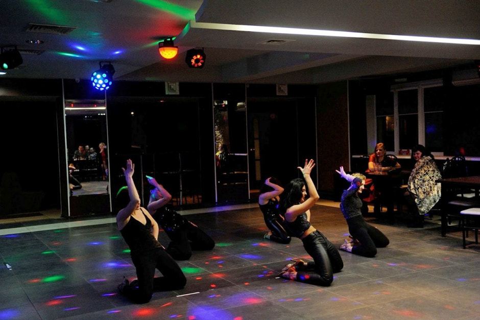 Ольга Михайлова во время выступления.jpg