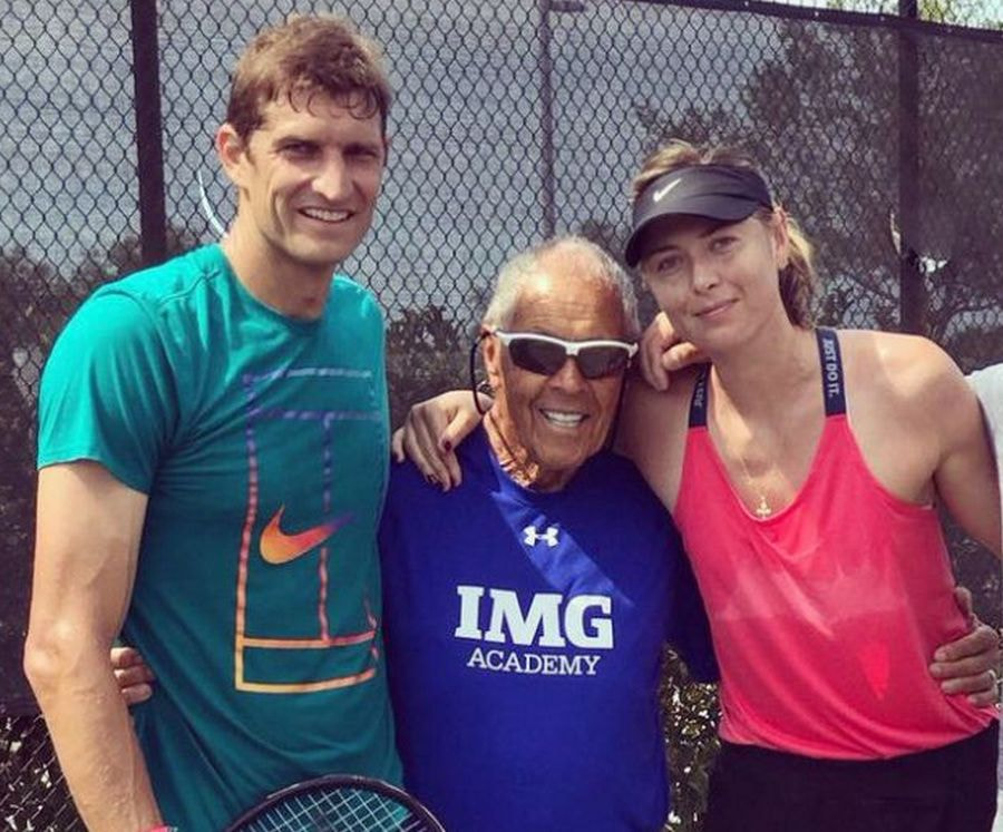 Максим Мирный 2_С Боллетьери и Шараповой.jpg