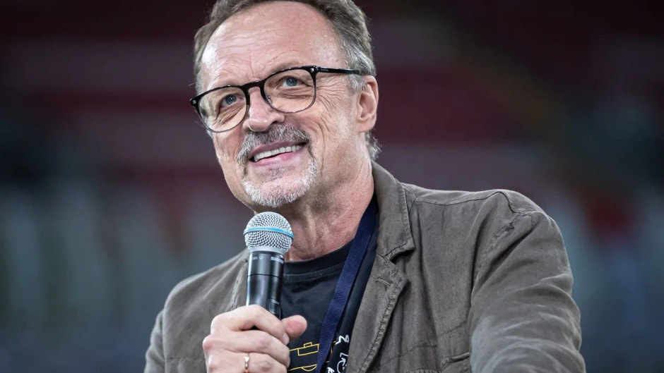 Владимир Новицкий хвалит игру сборной Испании, а Виктор Гусев верит в англичан (1).jpg