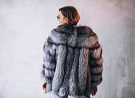 Минчанка заплатила более 700 рублей за шубу из куницы, а потом оказалась в милиции