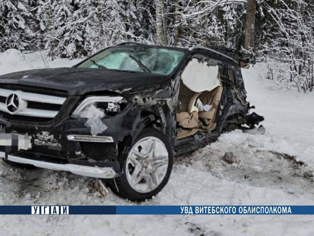 Лобовое столкновение в Лиозненском районе – водитель Mercedes в больнице.jpg
